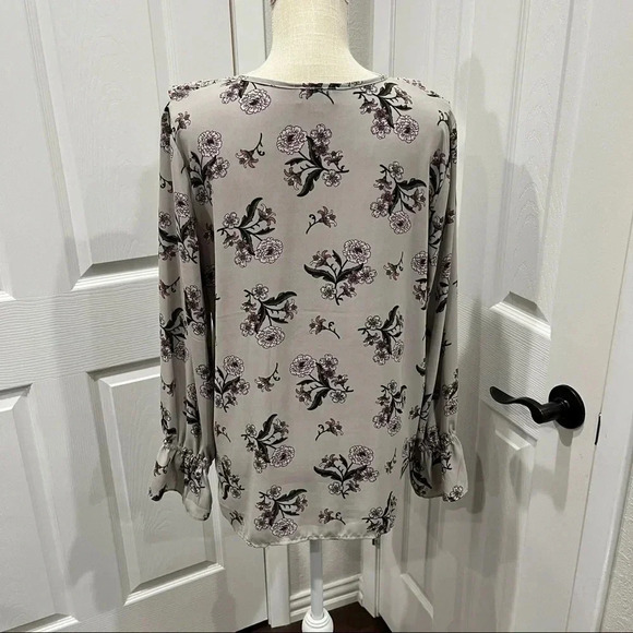 Loft Floral and micro floral ruffled v- neck polyester blouse - Picture 3 of 9